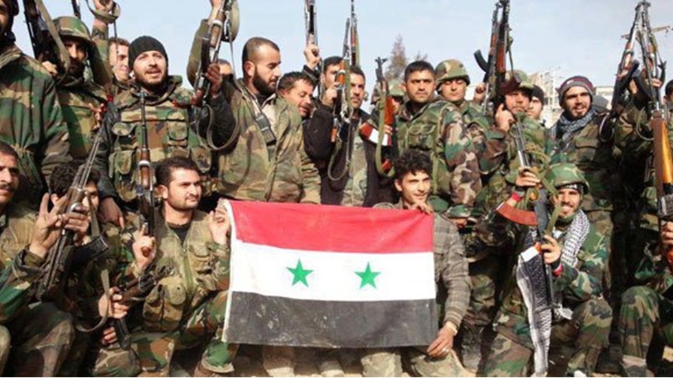 Suriye ordusu ile cihat&ccedil;ı gruplar arasında &ccedil;atışmalar s&uuml;rerken İran destekli milisler Irak'tan yola &ccedil;ıktı