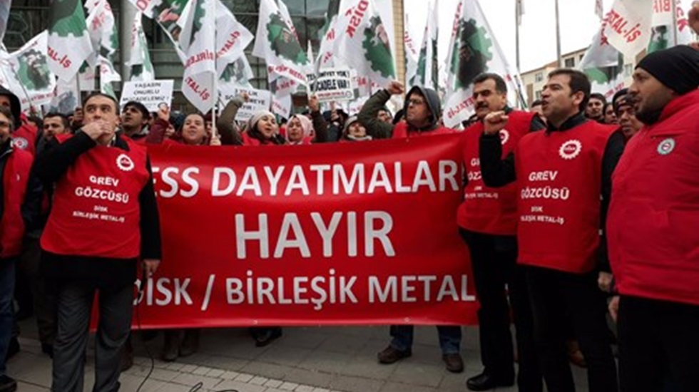 Cumhurbaşkanı kararıyla milli g&uuml;venliğe aykırı diye 2 bin iş&ccedil;inin grevi &lsquo;ertelendi&rsquo;