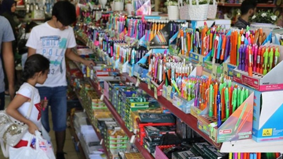 &Uuml;sk&uuml;dar&rsquo;da ilk ve orta &ouml;ğretim &ouml;ğrencilerine kırtasiye ve giyim desteği başlıyor