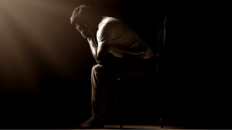 Birinci girdiği m&uuml;lakatta elenen 22 yaşındaki gen&ccedil; intihar etti