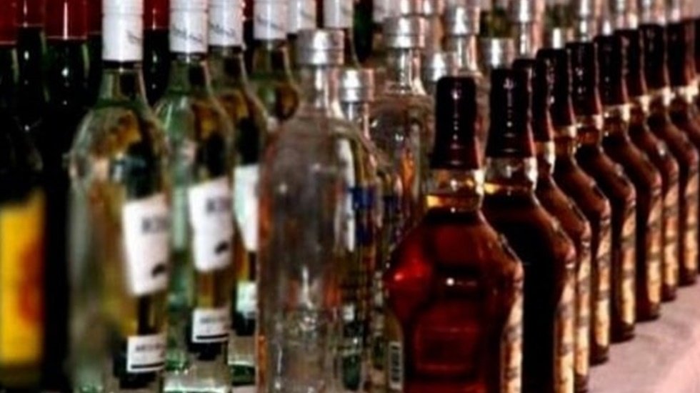 T&uuml;rkiye&rsquo;de viski t&uuml;ketimi artarken, rakı t&uuml;ketiminde d&uuml;ş&uuml;ş yaşanıyor.