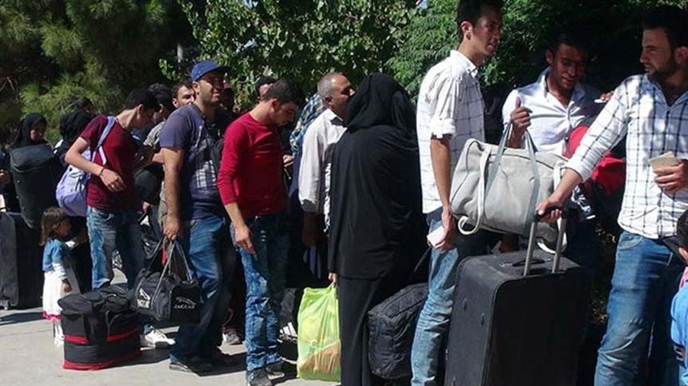 Bakan Yerlikaya duyurdu: Son 1 ayda 200 organizat&ouml;r ve 4 bin d&uuml;zensiz g&ouml;&ccedil;men yakalandı