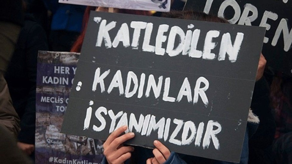 Vahşet! Konuşma bahanesiyle &ccedil;ağırıp &ouml;ld&uuml;rd&uuml;