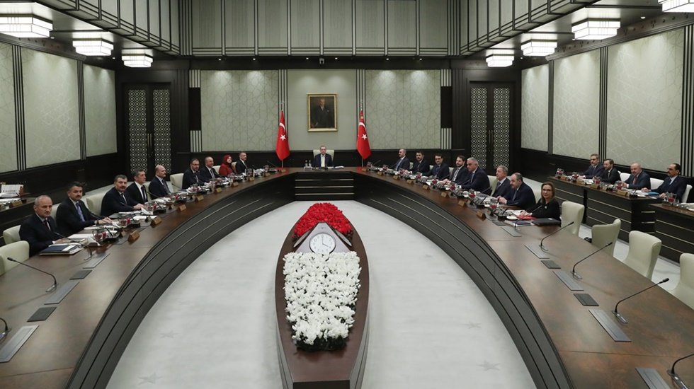 Kabine bug&uuml;n 'Suriye' ve 'asgari &uuml;cret' g&uuml;ndemli toplanıyor