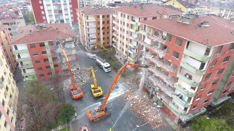Kentsel d&ouml;n&uuml;ş&uuml;m &ccedil;&ouml;z&uuml;lmeden diğer sorunları &ccedil;&ouml;zemeyiz