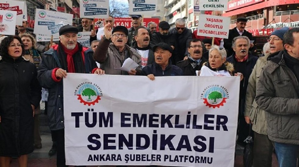 Emekliler yurt genelinde sokağa d&ouml;k&uuml;ld&uuml;&hellip;