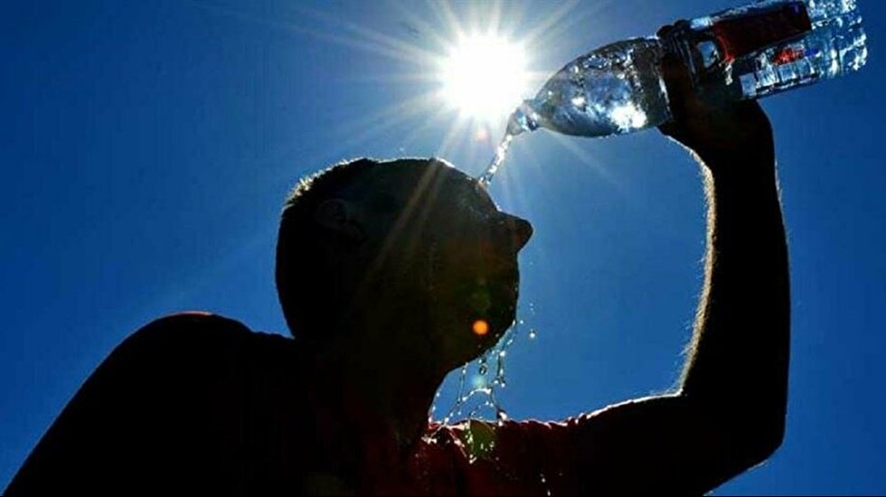 Sıcak havalar hayati tehlike oluşturabilecek kalp ve bilin&ccedil; sorunlarına neden olabiliyor...