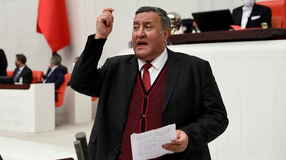 Emeklileri d&ouml;k&uuml;nt&uuml;ye muhta&ccedil; hale d&uuml;ş&uuml;rd&uuml;n&uuml;z!