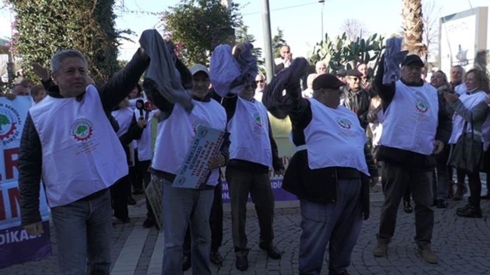 Emekliler yeniden meydanlara &ccedil;ıkıyor...