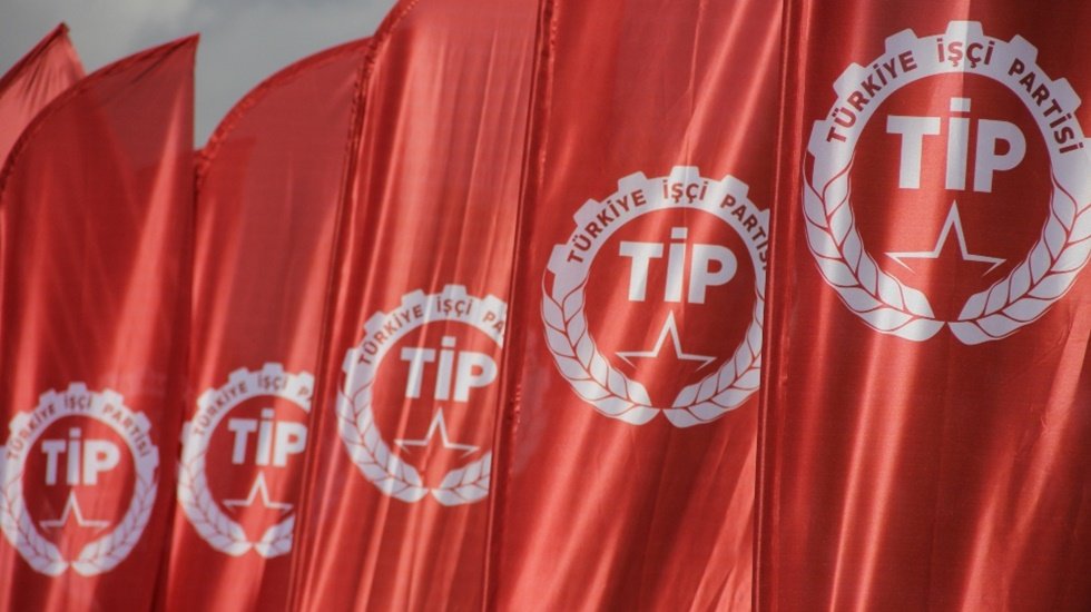 Tip&rsquo;te toplu istifa: Partililer sert eleştirilerle ayrıldığını a&ccedil;ıkladı!