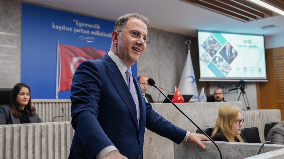 Beylikd&uuml;z&uuml; Belediye Başkanı &Ccedil;alık'tan Milli Eğitim Bakanı'na sert tepki...