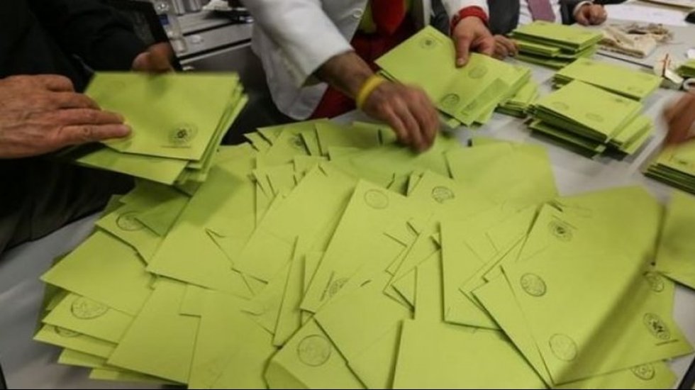 Zamlar altında inim inim inleyen yurttaş 'erken se&ccedil;im' istiyor...