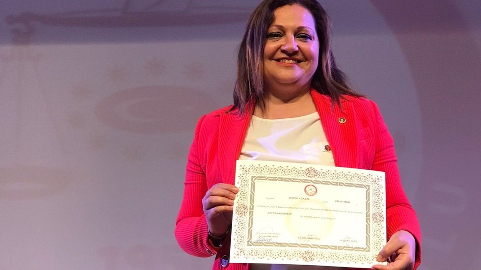 CHP&rsquo;li Başkan başkanlık koltuğunu CHP&rsquo;li bir isme değil MHP&rsquo;li bir isme bıraktı!