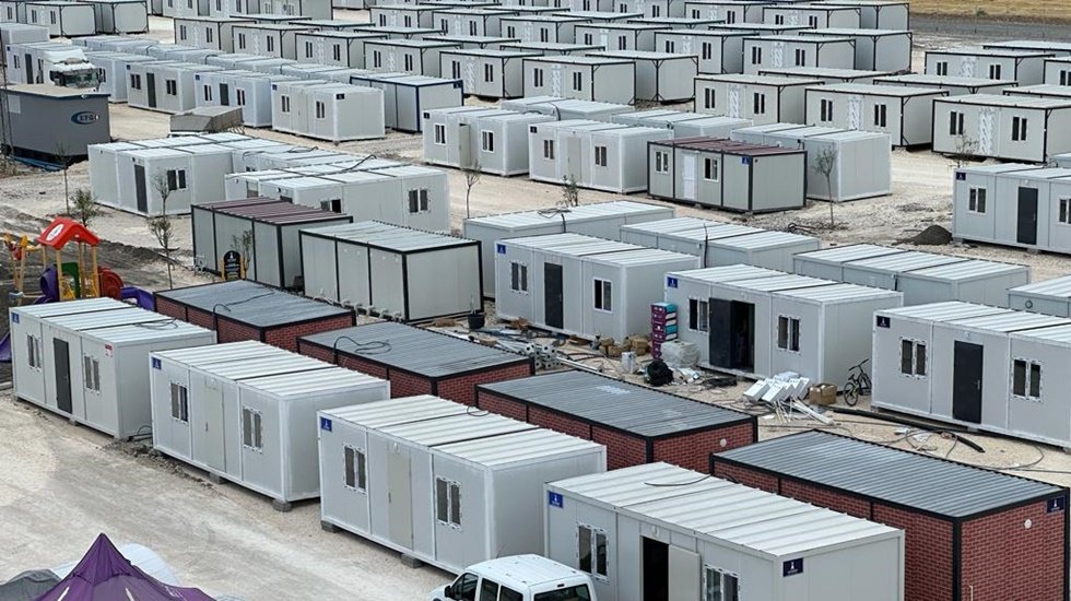 Depremzedelere m&uuml;cbir sebep şoku!