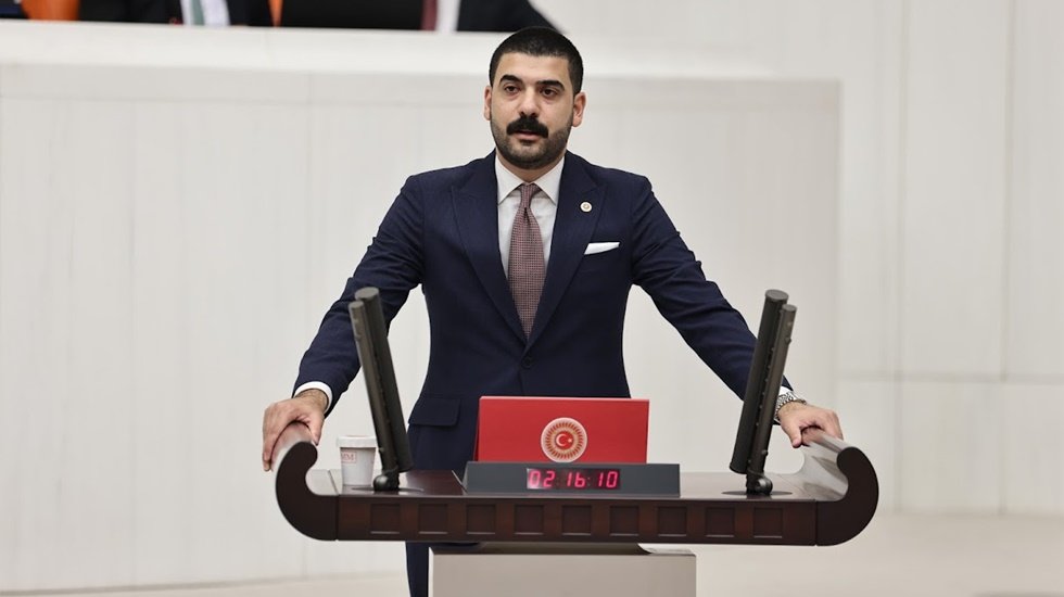 CHP&rsquo;li G&ouml;k&ccedil;ek: &ldquo;Aileler aşı karşıtı olmaya teşvik ediliyor&rdquo;