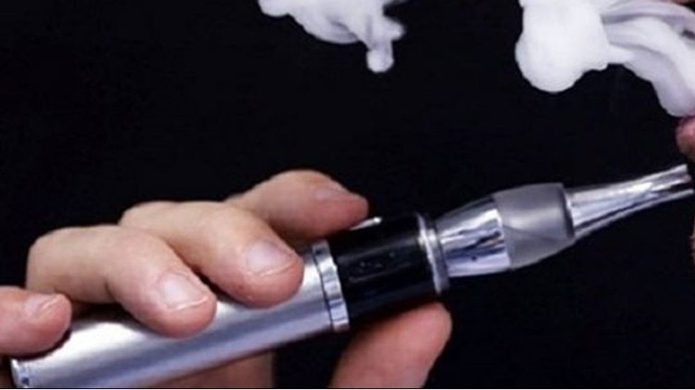 Elektronik sigarada kimyasal zat&uuml;rre tehlikesi