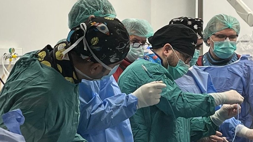 İkincil kalp ameliyatları ilk ameliyata nazaran daha riskli olabilir.