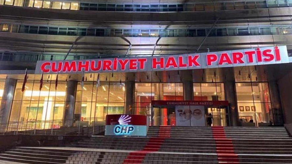 &Ouml;calan'ın &ccedil;ağrısının ardından CHP'den olağan&uuml;st&uuml; toplantı&hellip;