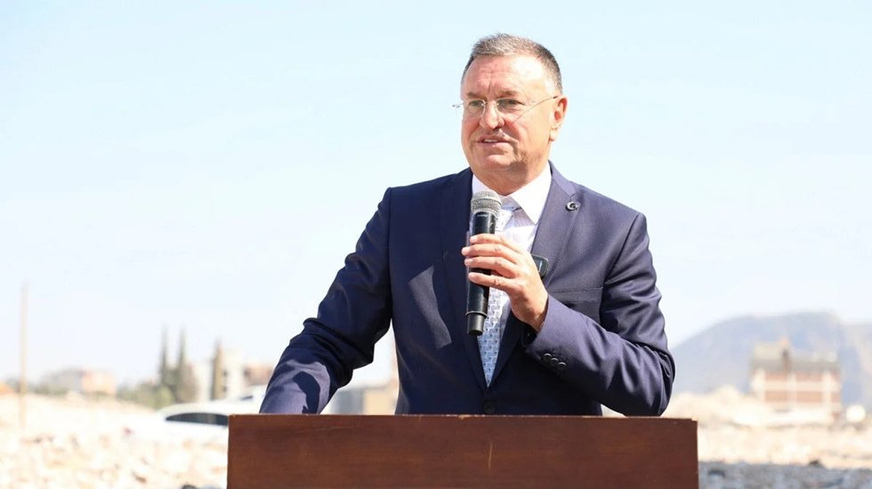 L&uuml;tf&uuml; Savaş CHP'den ihra&ccedil; edildi