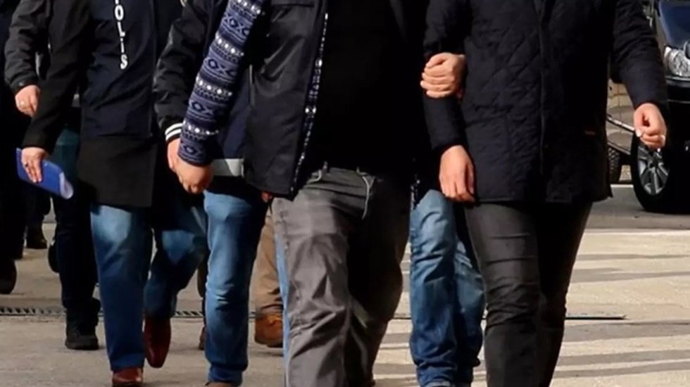 &ldquo;&Ccedil;EMBER-20&rdquo; operasyonlarında aranması bulunan 4517 firari yakalandı...