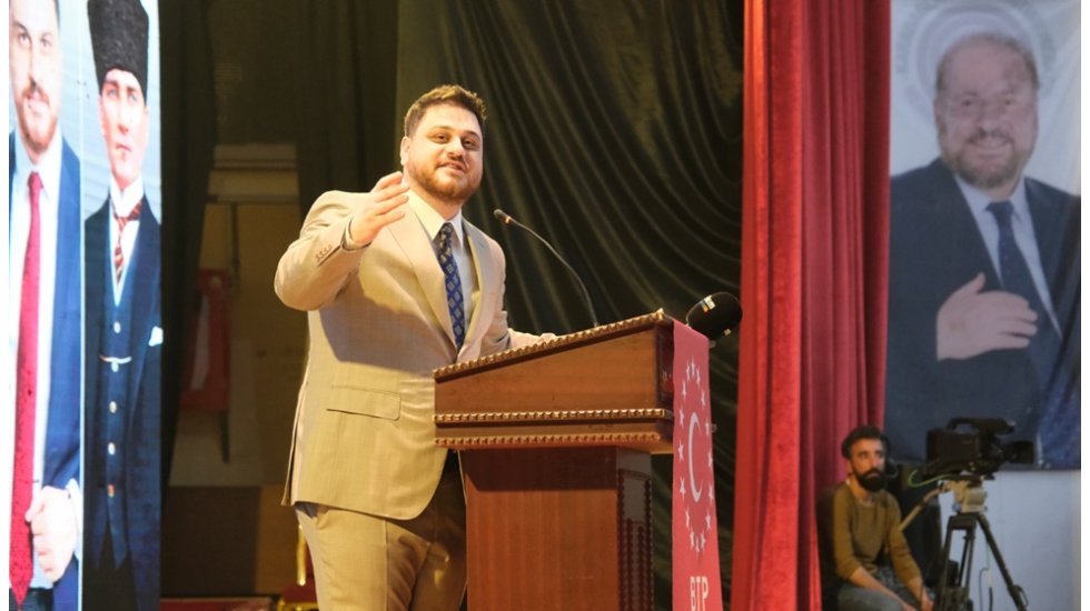 İş &ccedil;&ouml;zmek i&ccedil;in komisyonculuk yapıp inanılmaz para alanlar var!