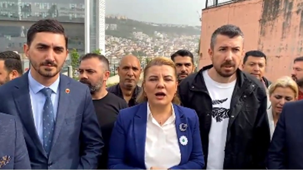 AKP&rsquo;li Kocaeli B&uuml;y&uuml;kşehir Belediyesi CHP&rsquo;li İzmit Belediye'sinin &ccedil;alışmasına engel oldu&hellip;