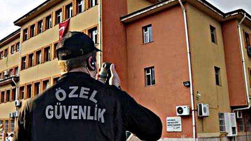 Neden okullarda g&uuml;venlik g&ouml;revlisi yok?