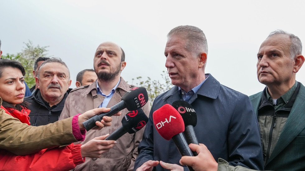 İstanbul Valisi Davut G&uuml;l, 1 Mayıs i&ccedil;in teşekk&uuml;r etti ve &ouml;z&uuml;r diledi