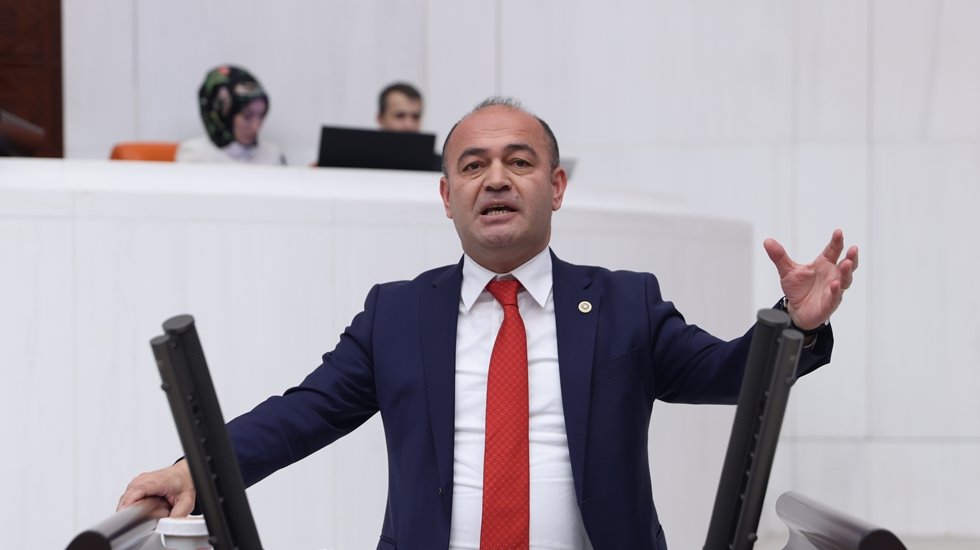 CHP&rsquo;li Karabat: &ldquo;T&uuml;rkiye&rsquo;nin ger&ccedil;ek problemi diplomalı işsizlerdir&rdquo;