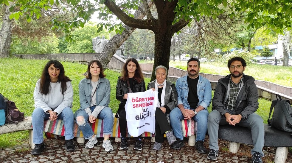 1 milyon &ouml;ğretmenin sesini duyun. Bu kanun teklifinde &ouml;ğretmenlerin itibarı yok, mobbinge &ccedil;&ouml;z&uuml;m yok...