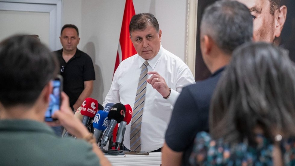 Başkan Tugay Sosyal Denge Tazminatı tartışmasına a&ccedil;ıklık getirdi...