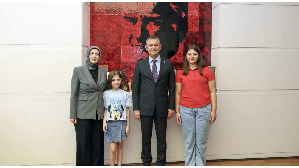 CHP liderinden &lsquo;Sinan Ateş&rsquo; mesajı: Evlatlarının yanında olmaya devam edeceğiz