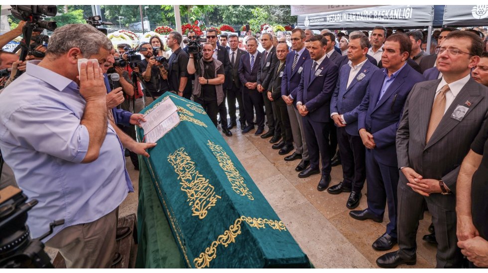 Erdoğan Toprak&rsquo;ın babası Hasan Toprak son yolculuğuna uğurlandı