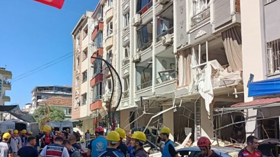 İzmir&rsquo;de 5 kişinin &ouml;l&uuml;m&uuml;ne neden olan t&uuml;p patlaması iş kazası mı?