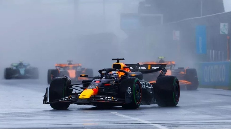 Kanada GP'sinde kazanan Max Verstappen!