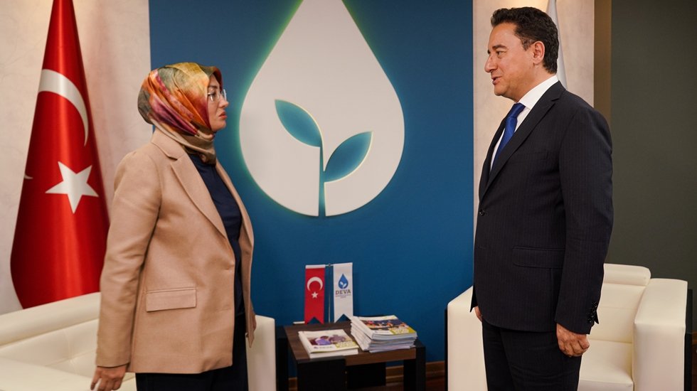 Sinan Ateş&rsquo;in eşi Ayşe Ateş, Ali Babacan'la g&ouml;r&uuml;şt&uuml;...