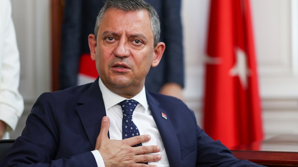 &Ouml;zg&uuml;r &Ouml;zel'den TBMM'deki kapalı oturum yorumu: "Bilmediğimiz bir şeyi s&ouml;ylemediler"