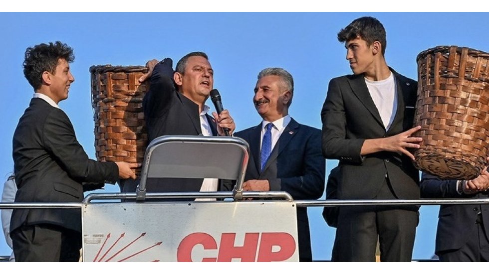 &Ouml;zg&uuml;r &Ouml;zel: Getir sandığı, biz taşıyacağız