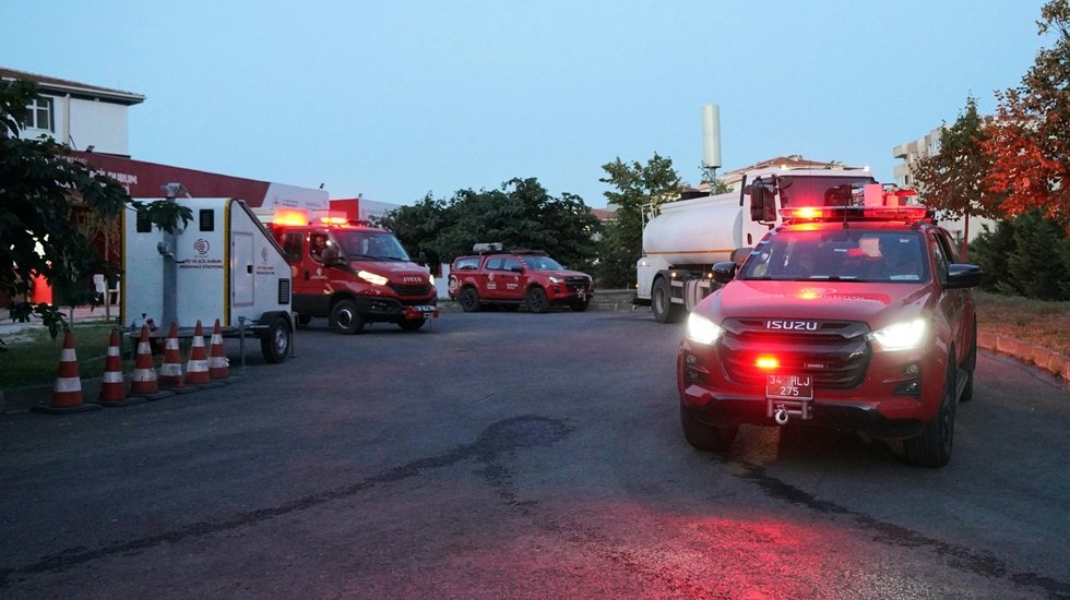 Beylikd&uuml;z&uuml; Belediyesi&rsquo;nden İzmir&rsquo;e destek