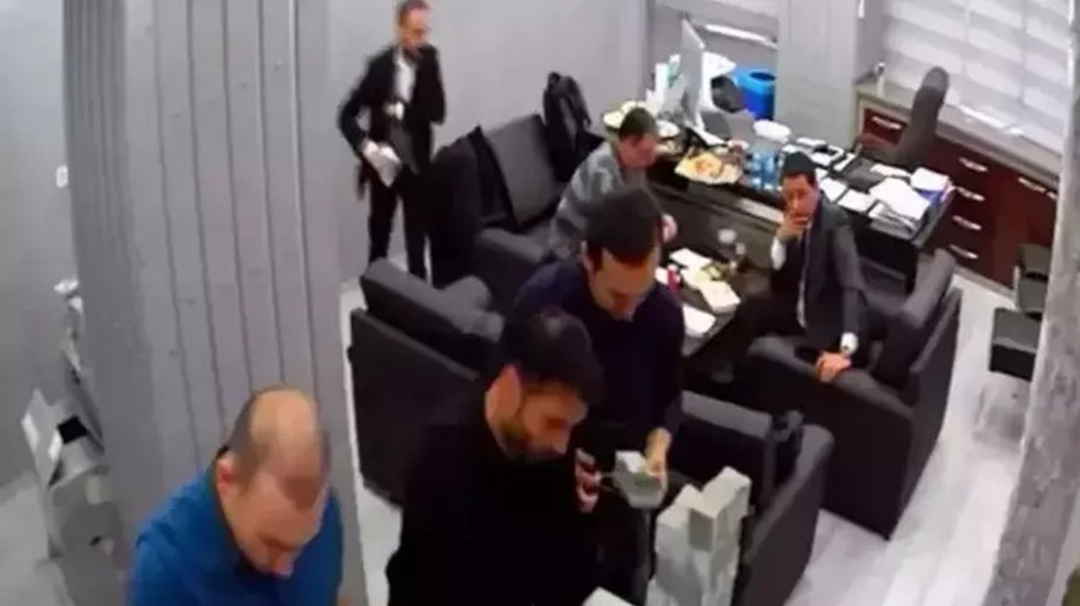 CHP İstanbul İl Başkanlığında 'para sayma' davasında ilk duruşma g&ouml;r&uuml;ld&uuml;