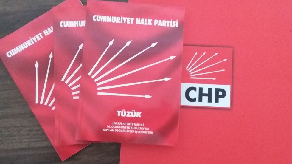 CHP T&uuml;z&uuml;k &ccedil;alışması: İl kongrelerinin iki yıldan &uuml;&ccedil; yıla &ccedil;ıkartılması planlanıyor...