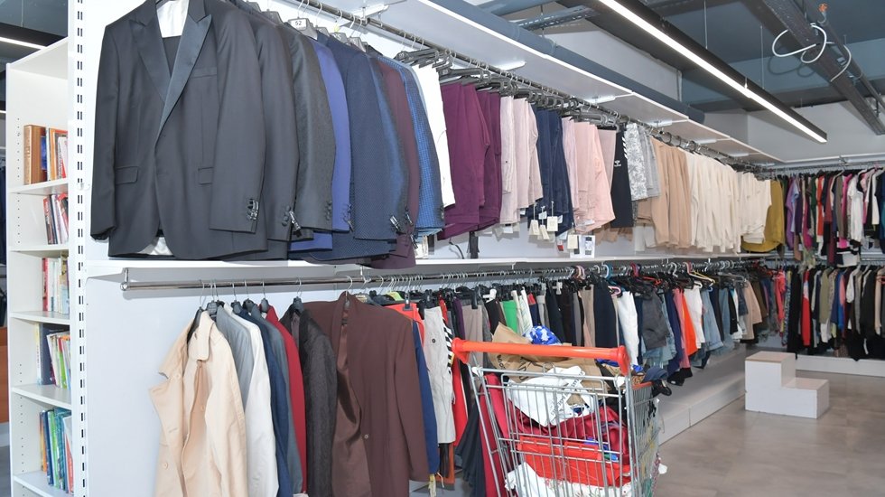 &ldquo;Dost Eller&rdquo; veren el ile alan eli birleştiriyor