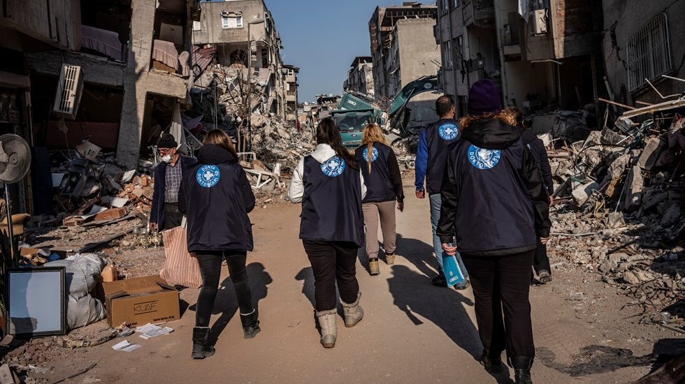 D&uuml;nya Doktorları: Gazze&rsquo;de yaklaşık 300 insani yardım &ccedil;alışanı yaşamını yitirdi...