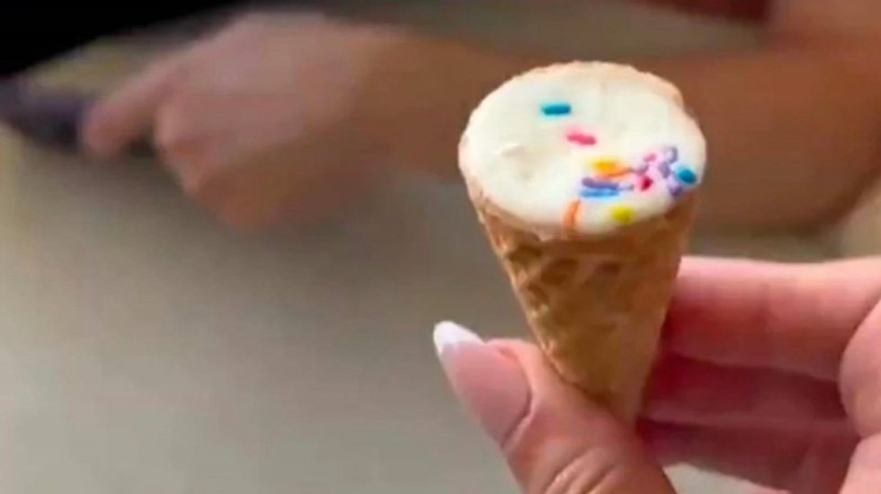 İ&ccedil;inde uyuşturucu olduğu iddia edilen &ldquo;Uyku Keki&rdquo; mecliste...