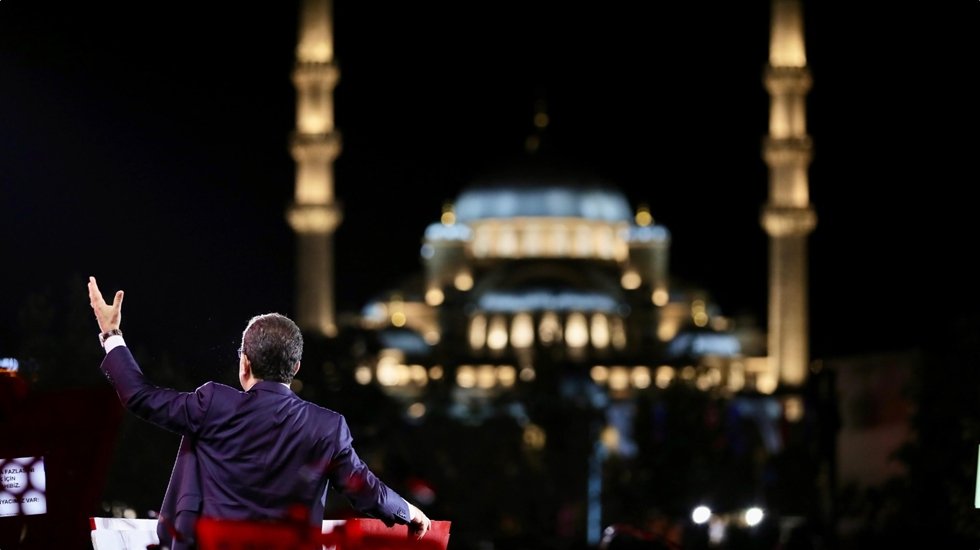 İstanbul, 30 Ağustos&rsquo;u Emin&ouml;n&uuml; Meydanı&rsquo;nda kutladı