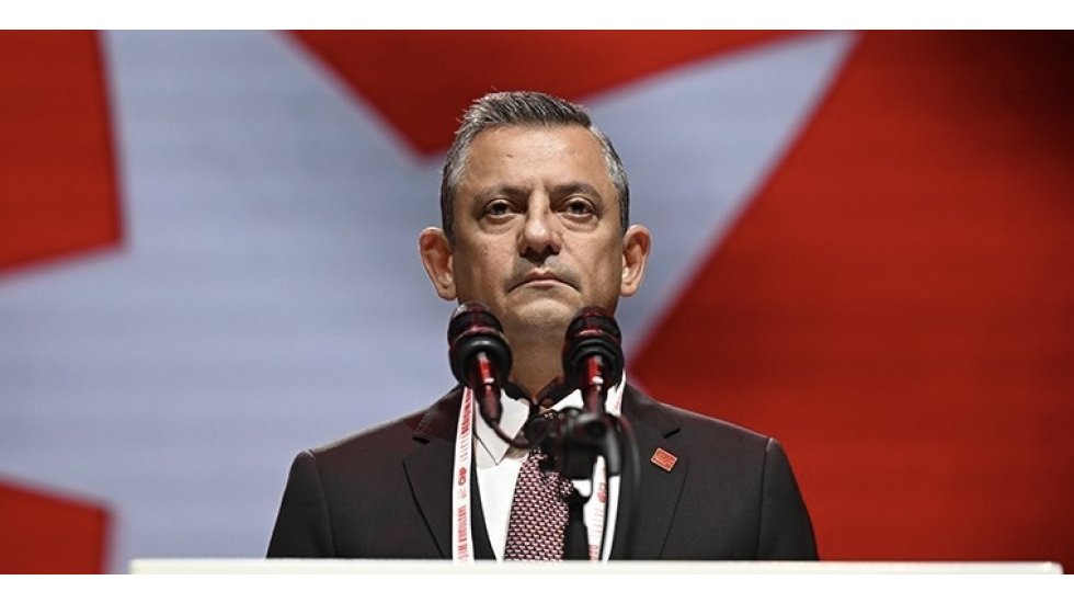 CHP T&uuml;z&uuml;k Kurultayı&rsquo;nda oylama g&uuml;n&uuml; sona erdi&hellip; İşte anbean yaşananlar