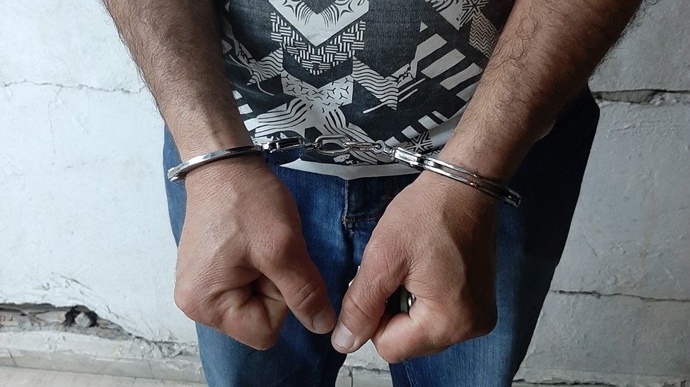 Bursa&rsquo;da ambulansın &ouml;n&uuml;n&uuml; kesen ş&uuml;pheliler yakalandı...