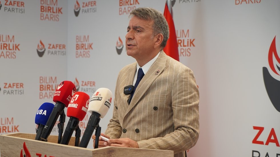 Karamahmutoğlu: &ldquo;Subayları zor durumda bırakmak i&ccedil;in, Fethullah&ccedil;ı tezgah &ccedil;abasındalar&rdquo;