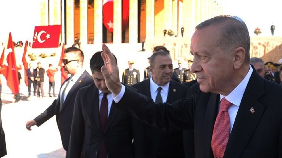 Anıtkabir'de yine 'Erdoğan' ve 'Reis' sloganları atıldı&hellip;