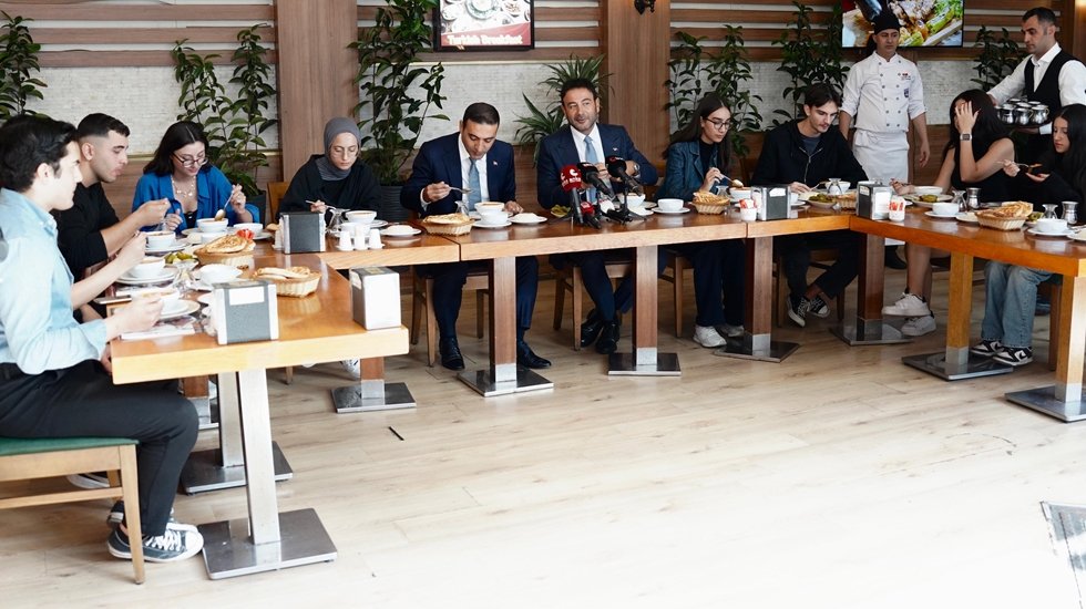 Beyoğlu&rsquo;nda &Uuml;niversite &ouml;ğrencileri anlaşmalı restoranlarda &uuml;cretsiz yemek yiyecek...